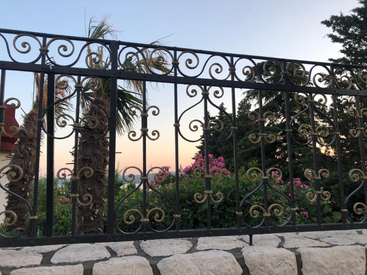 La Villa - Beach House & Rooms تْسْغيكفانِتْسا المظهر الخارجي الصورة