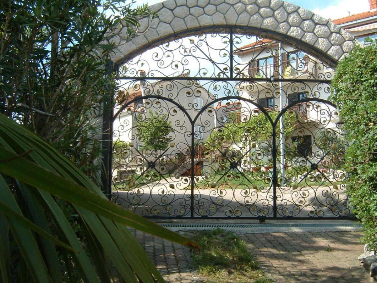 La Villa - Beach House & Rooms تْسْغيكفانِتْسا المظهر الخارجي الصورة